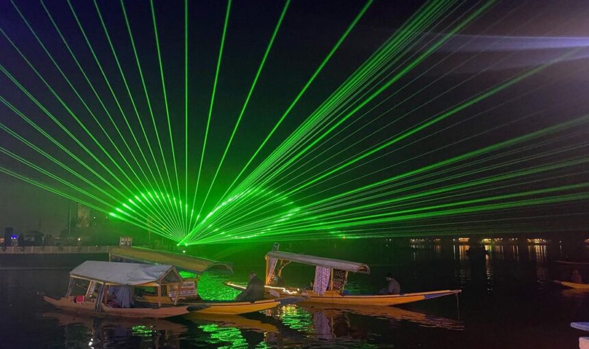 Musical Fountain And Laser Show in dal lake