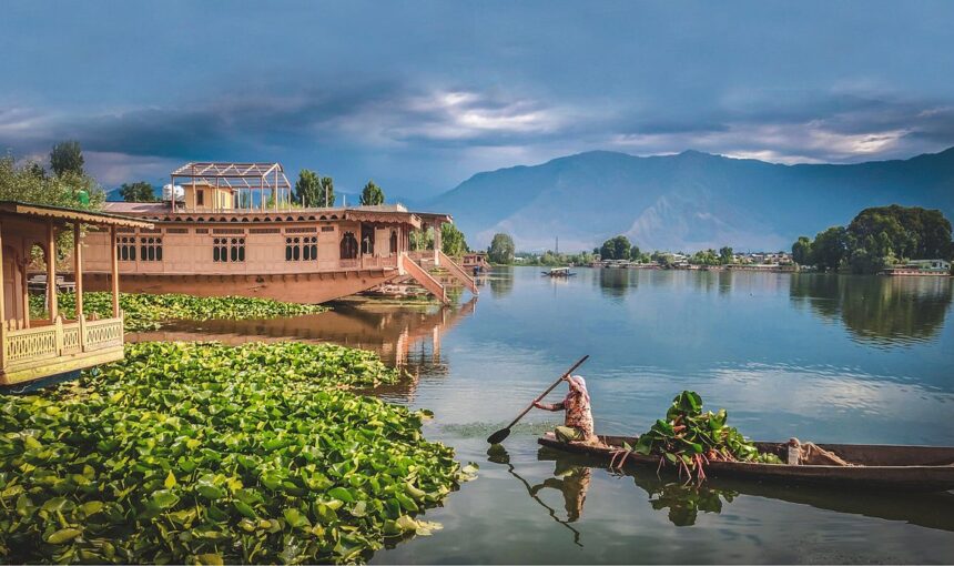Kashmir as Best Honeymoon Destination